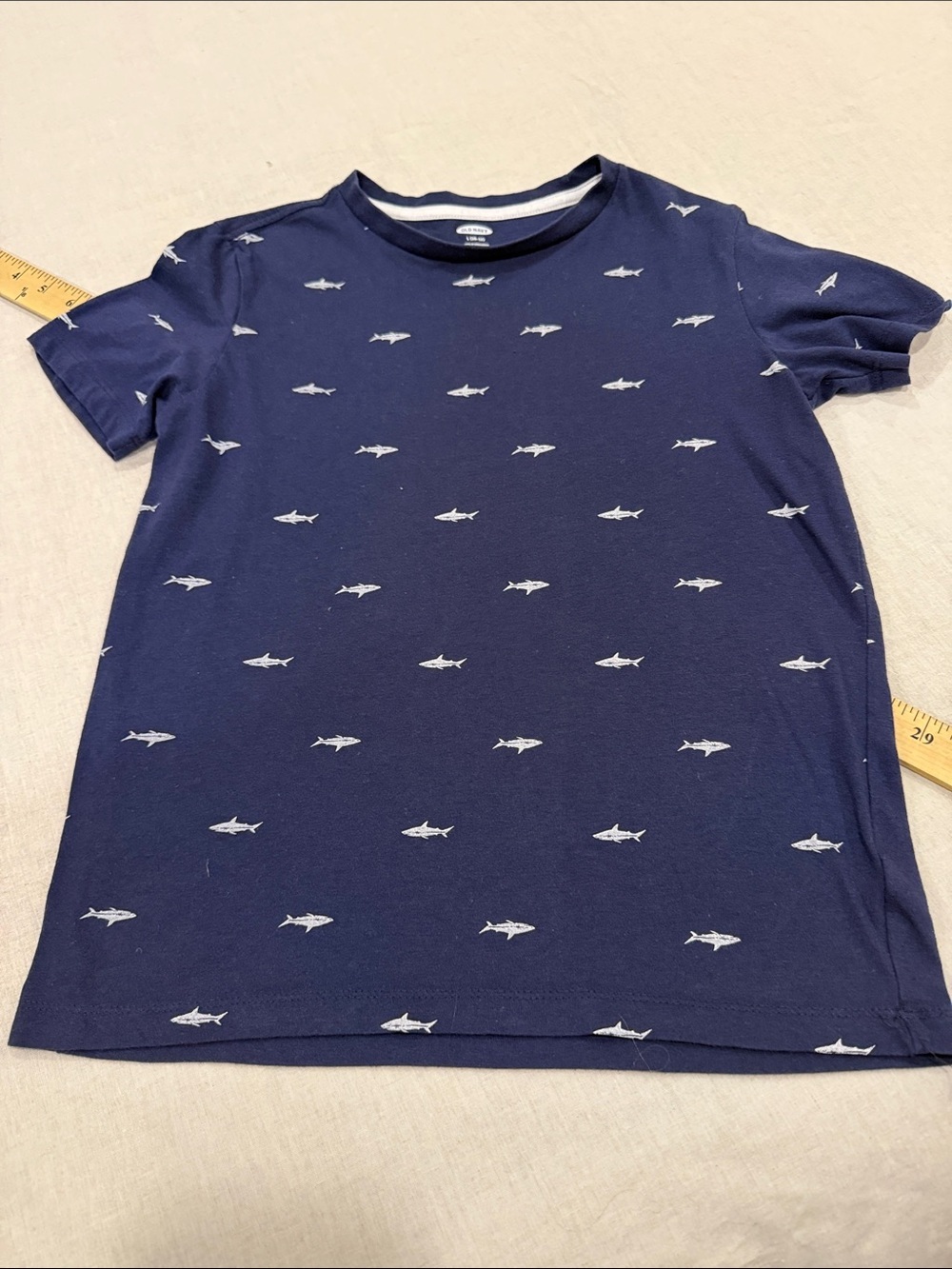 Old Navy Navy Blue Tee with White Shark Print size large